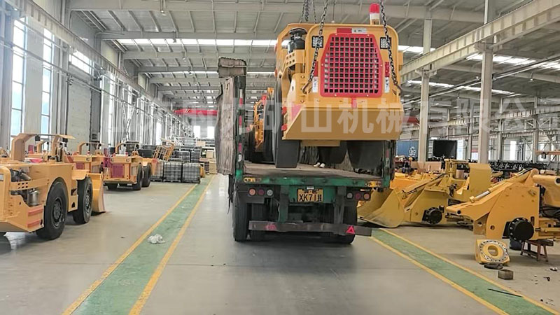 2臺1方內燃鏟運機發往廣西